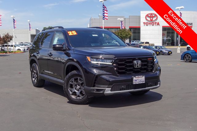 Used 2025 Honda Pilot SUV