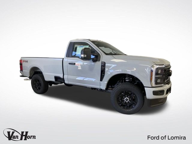 2025 Ford F-350 Super Duty XL's photo