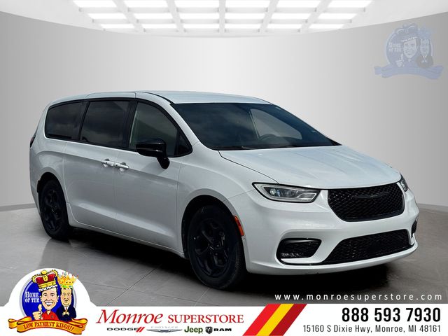 2024 Chrysler Pacifica Hybrid Select FWD