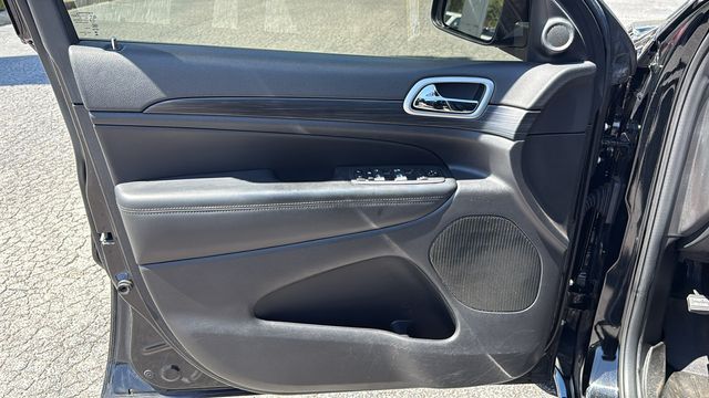 used 2022 Jeep Grand Cherokee WK car, priced at $27,998