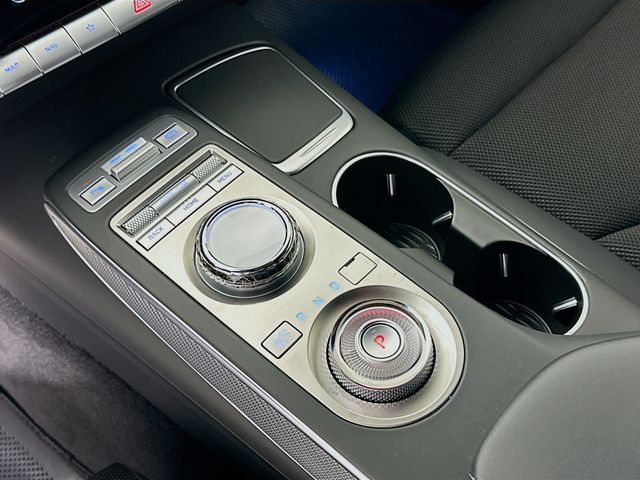 Thumbnail: 2025 Genesis GV70 - 17