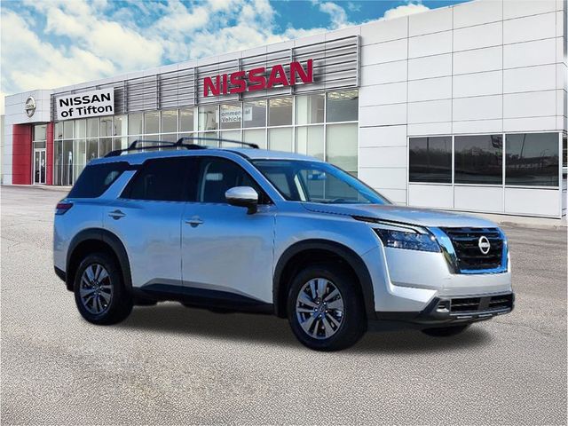 2025 Nissan Pathfinder SV's photo