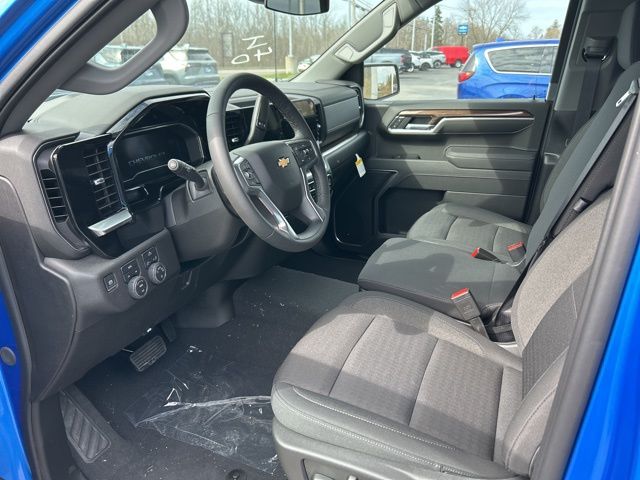 2025 Chevrolet Silverado 1500 LT photo