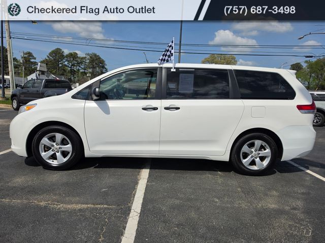 View vehicle photo 3