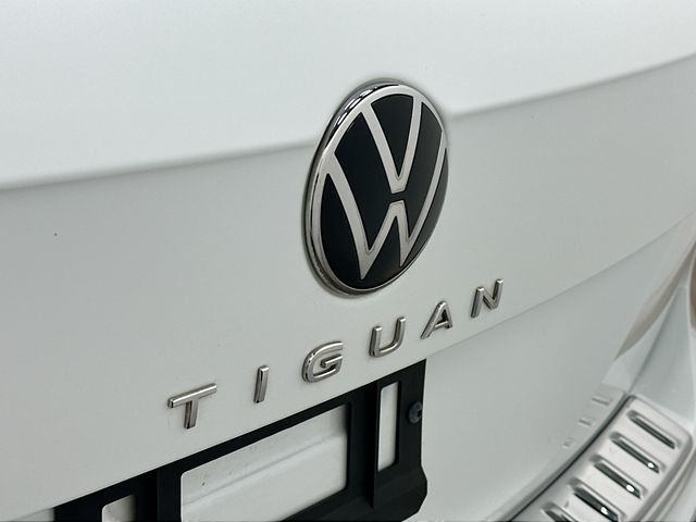 2022 Volkswagen Tiguan 2.0T SEL R-Line White at South Hills Kia