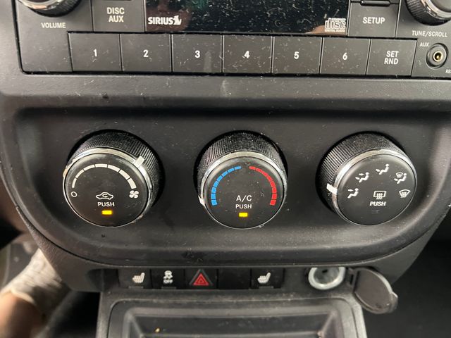 2016 Bright White Clearcoat Jeep Patriot Sport SE 4X4 SUV