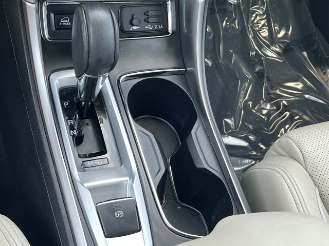 Used 2022 White Subaru Limited image 25