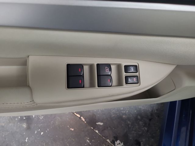 2011 – Subaru – Legacy