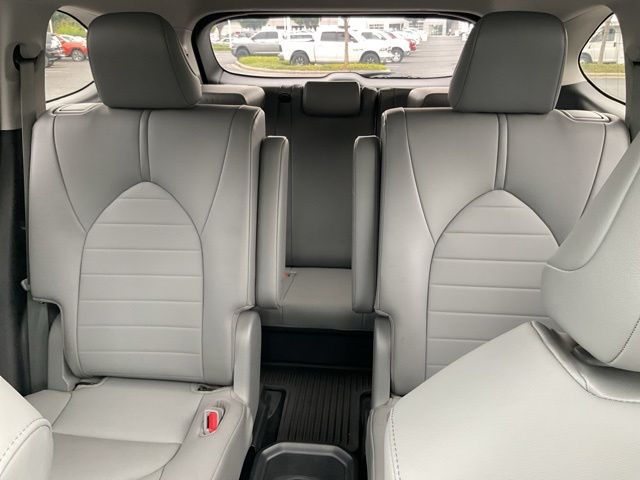 Used 2021 Toyota Highlander Hybrid SUV