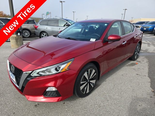 Red (Scarlet Ember Tintcoat) 2021 Nissan Altima Sedan All-Wheel Drive Continuously Variable Transmission