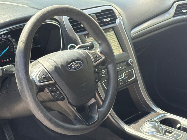 Used 2017 Silver Ford SE image 17