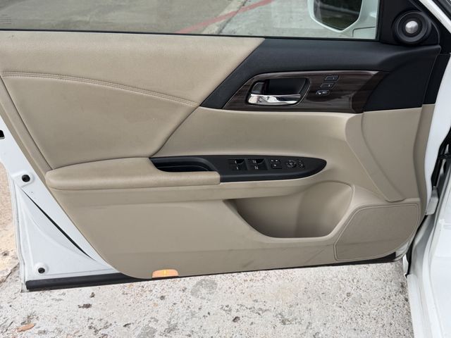 2016 Honda Accord EX-L - 9