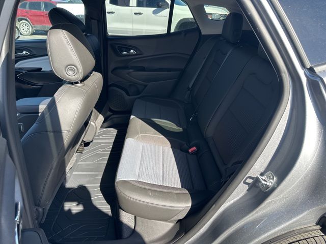 2025 Chevrolet Trax LT photo