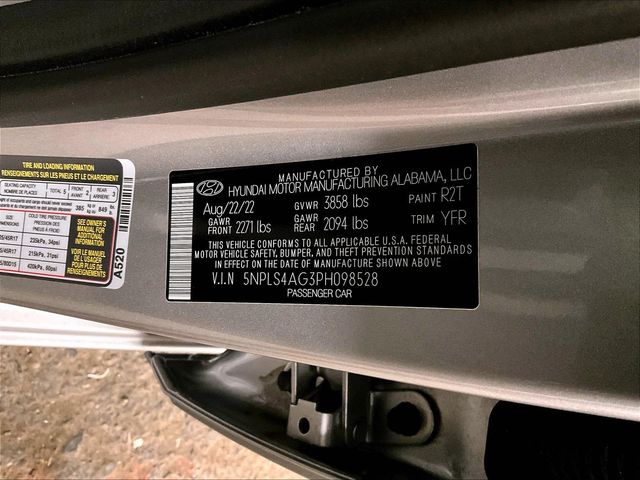 2023 Hyundai Elantra SEL Silver at Bob Ruth Ford