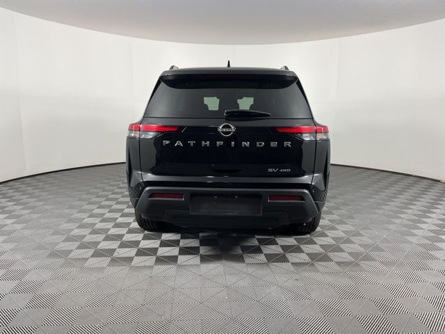 2022 Nissan Pathfinder SV 8