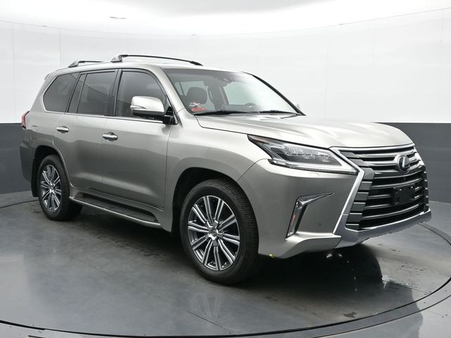 2017 Lexus LX 600 570's photo