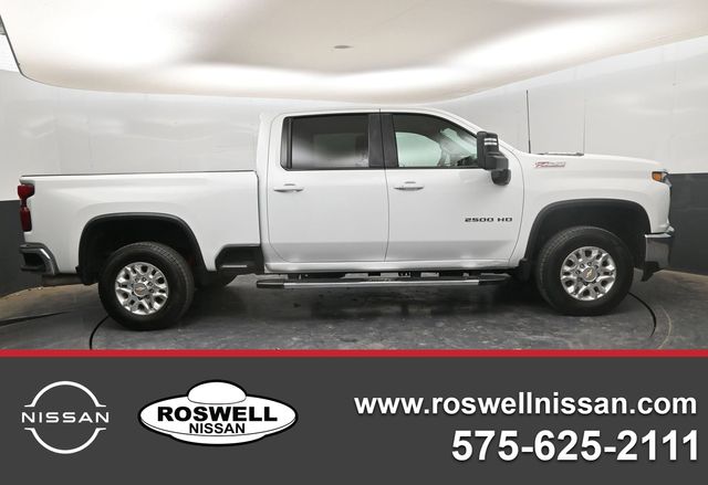 Summit White 2023 Chevrolet Silverado 2500HD Pickup Truck Four-Wheel Drive Automatic