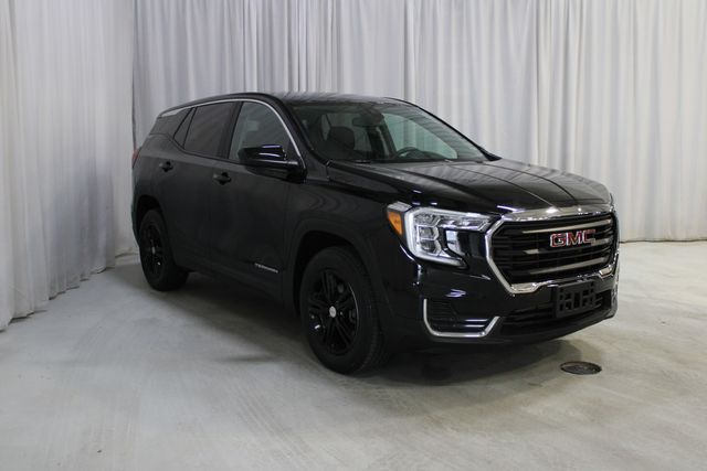Used 2022 Black GMC SLE image 23
