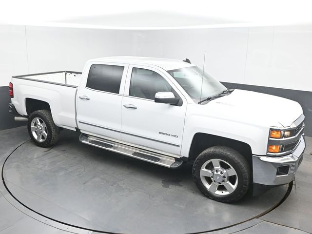 Summit White 2016 Chevrolet Silverado 2500HD Pickup Truck Four-Wheel Drive 6-Speed Automatic