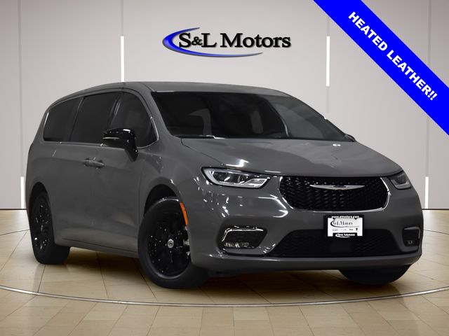 Ceramic Gray Clearcoat 2025 Chrysler Pacifica Select FWD Minivan Front-Wheel Drive 9-Speed Automatic