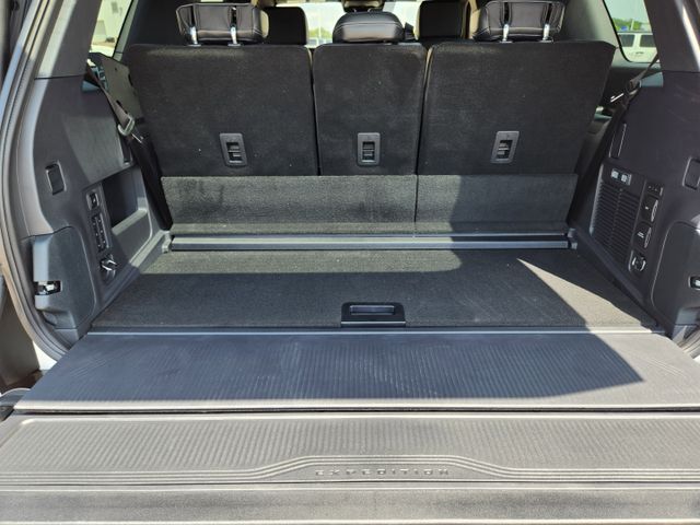 2025 White Ford Expedition Platinum 4X4 SUV