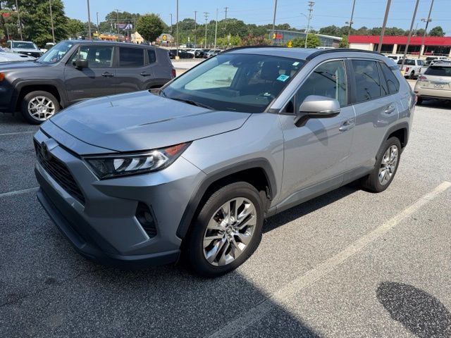 Used 2020 Silver Toyota XLE Premium image 2