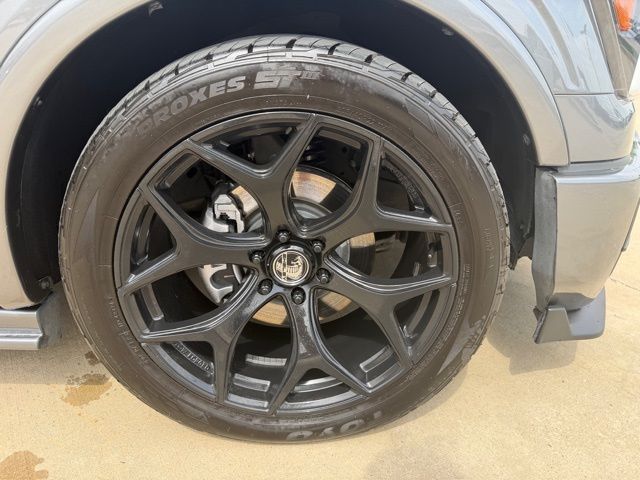 View vehicle photo 5