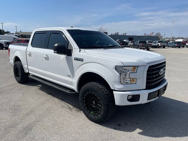 Oxford White 2015 Ford F-150 XLT SuperCrew 4WD Pickup Truck Four-Wheel Drive 6-Speed Automatic