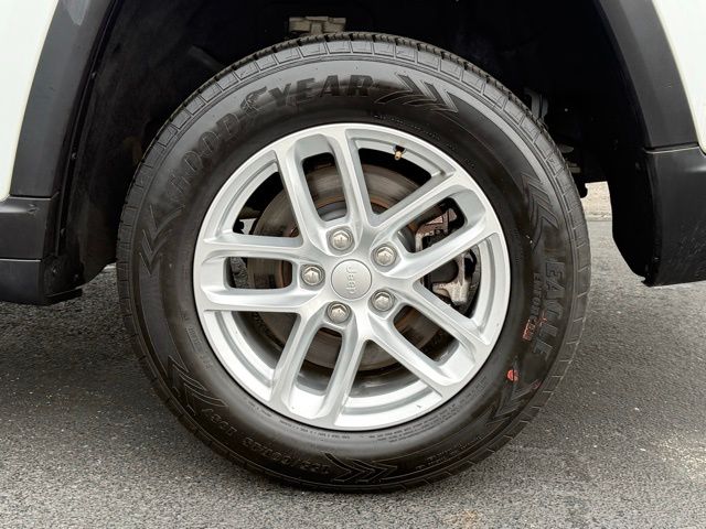 used 2023 Jeep Grand Cherokee L car, priced at $28,124