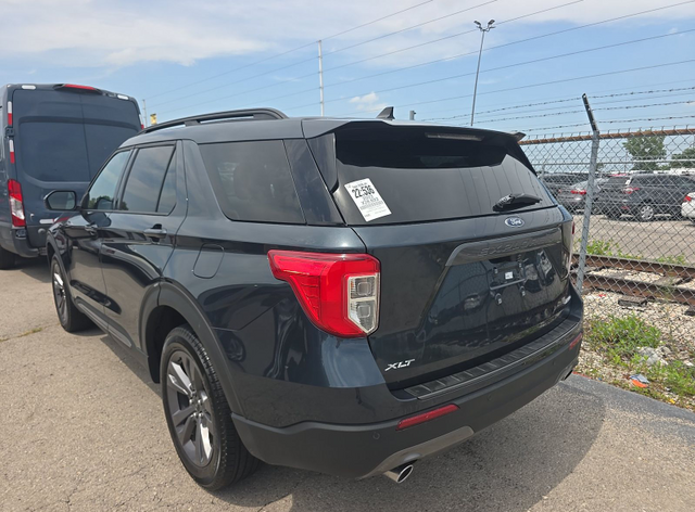 2023 Blue Metallic Ford Explorer XLT 4X4 SUV