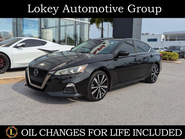 Super Black Clearcoat 2020 Nissan Altima Sedan Front-Wheel Drive Continuously Variable Transmission