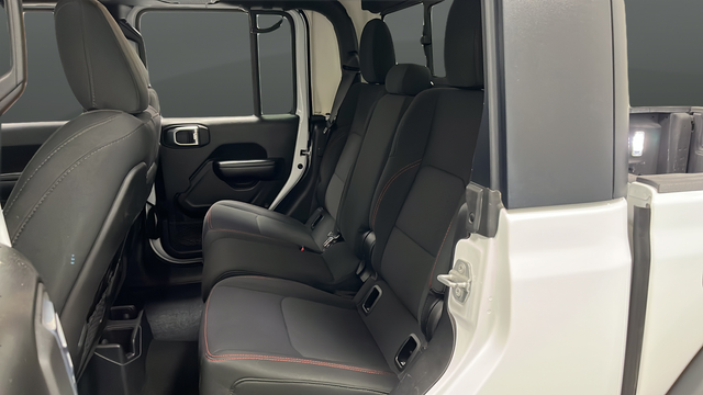 Used 2021 Bright White Clearcoat Jeep Rubicon image 23
