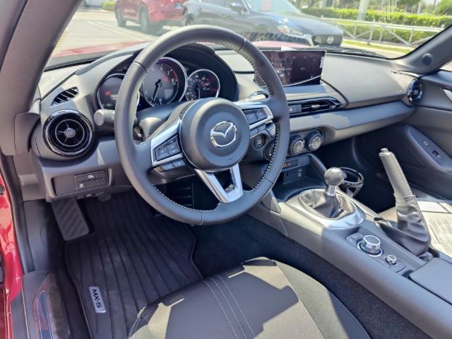 2024 Mazda MX-5 Miata Sport 9