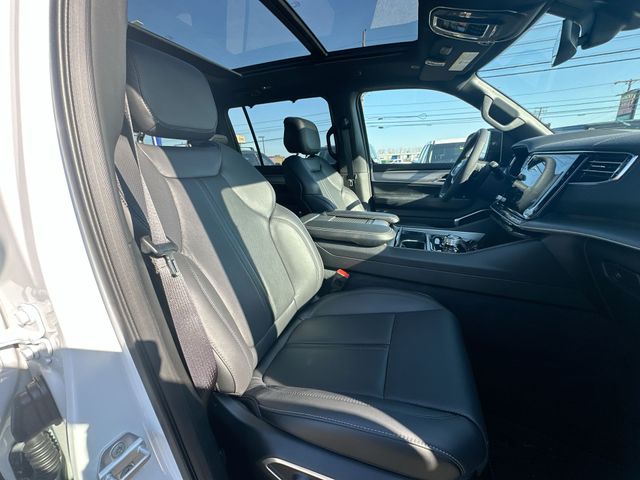 New 2026 White Jeep Limited Reserve image 17