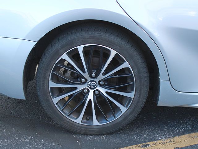 Used 2018 Celestial Silver Metallic Toyota SE image 8