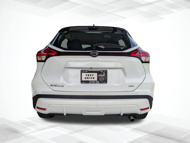 2023 Nissan Kicks SR photo