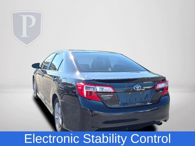 2012 Toyota Camry SE 7