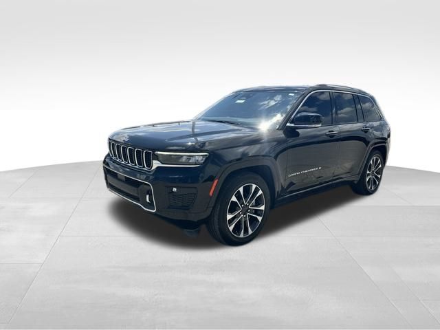 2022 Jeep Grand Cherokee Overland 3