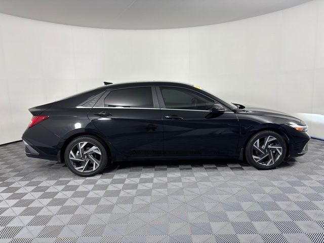 Used 2024 Hyundai Elantra Sedan