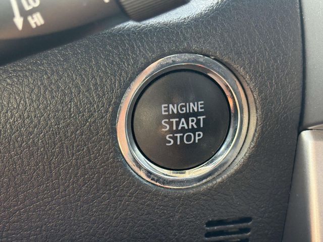 Used 2022  Toyota Limited image 25