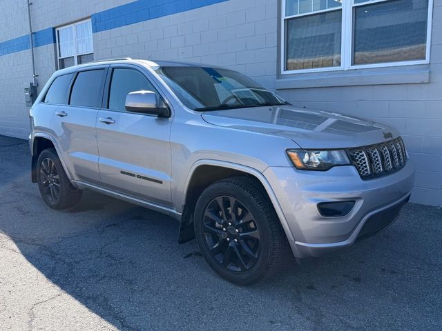 Used 2021 Silver Jeep Laredo X image 3