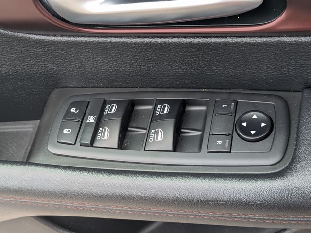 2019 Chrysler Pacifica - Image 16