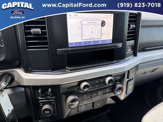 Used 2025 Oxford White Ford XLT image 26