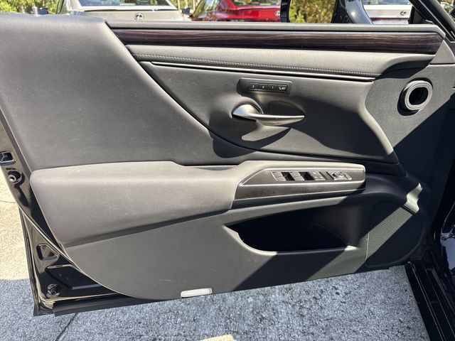 2019 Lexus ES - $30,998