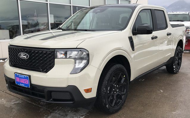 New 2025 Beige Ford XLT image 3