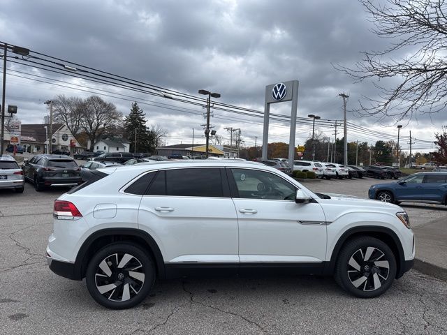 New 2026 Volkswagen Atlas Cross Sport 2.0T SEL 4D Sport Utility in