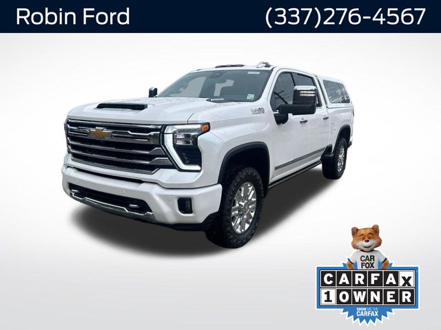 White (Iridescent Pearl Tricoat) 2025 Chevrolet Silverado 2500HD Pickup Truck Four-Wheel Drive Automatic