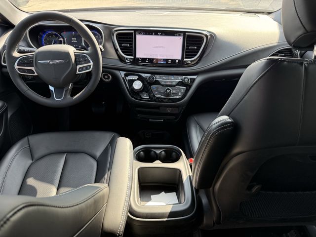 2026 Chrysler Pacifica Select - 8