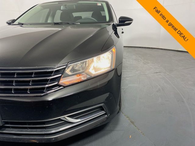 2016 Volkswagen Passat 1.8T S 29