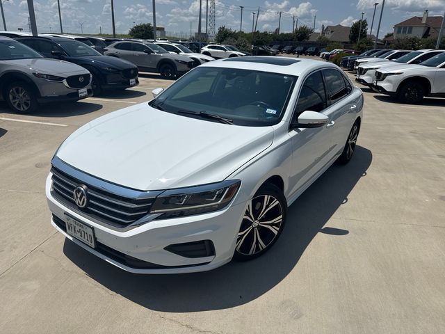 Pure White 2022 Volkswagen Passat Sedan Front-Wheel Drive 6-Speed Automatic